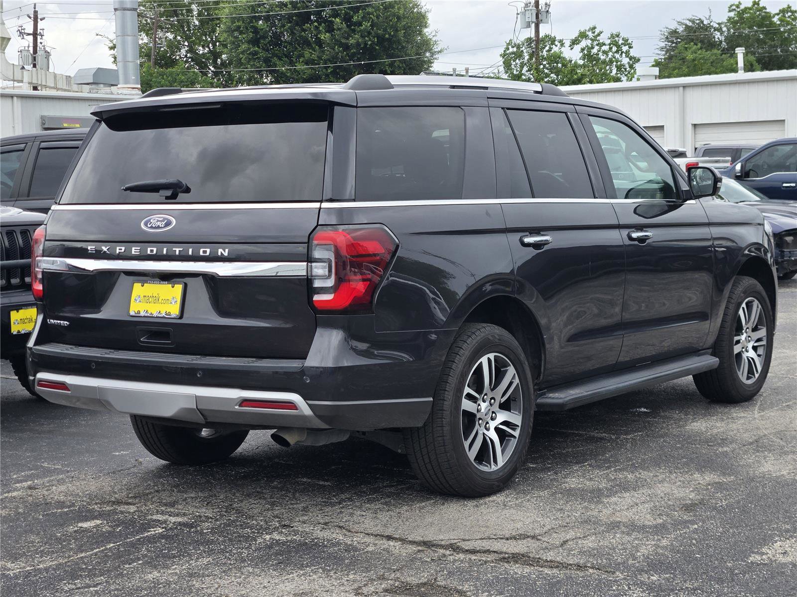 Certified 2024 Ford Expedition Limited AWD/4WD image 7