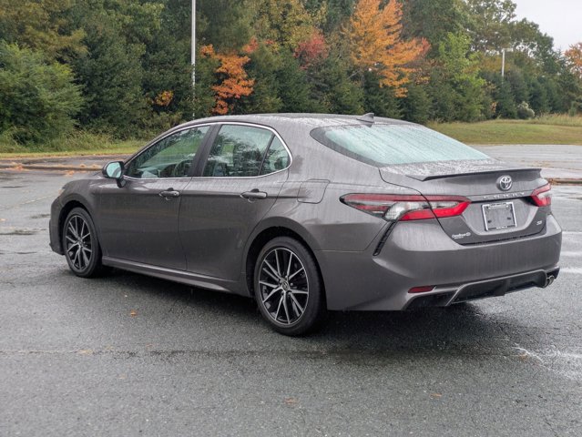 Used 2023 Toyota Camry SE image 5