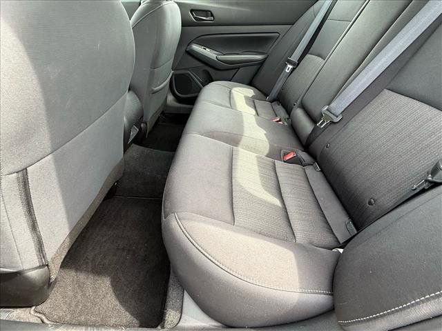 Used 2024 Nissan Altima 2.5 SV image 13