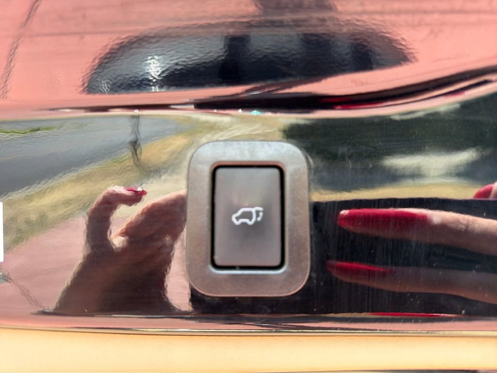 Used 2019 Toyota Highlander XLE AWD/4WD image 28