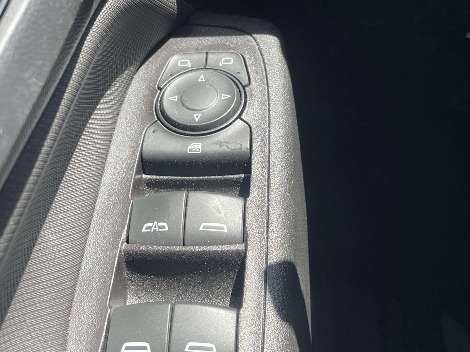 Used 2022 Chevrolet Equinox RS w/ RS Leather Package image 25