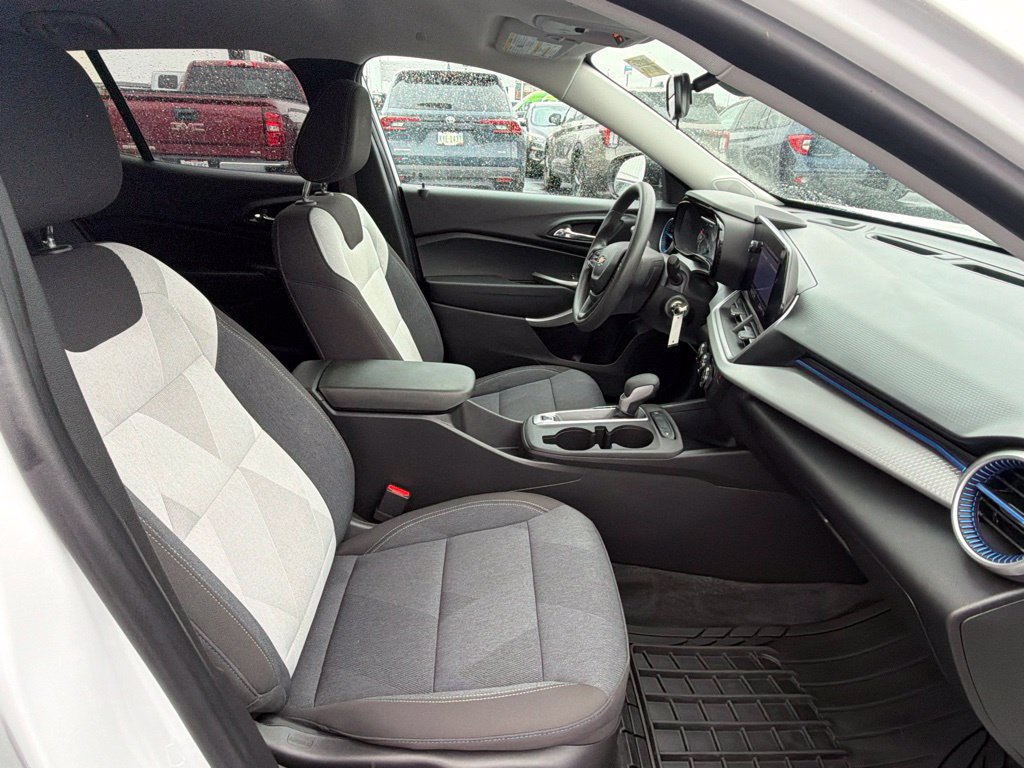 Used 2024 Chevrolet Trax LS FWD image 42
