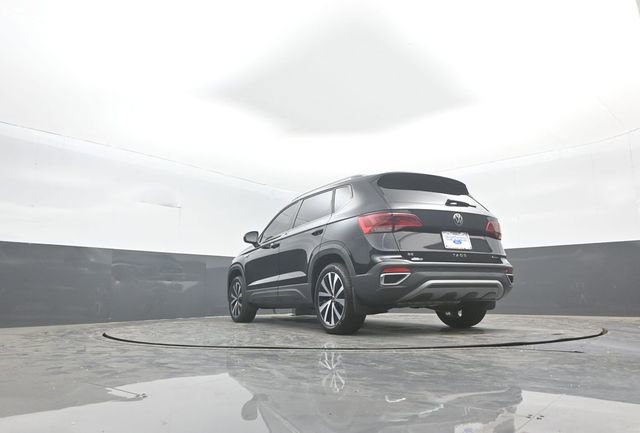 Used 2022 Volkswagen Taos SE image 32
