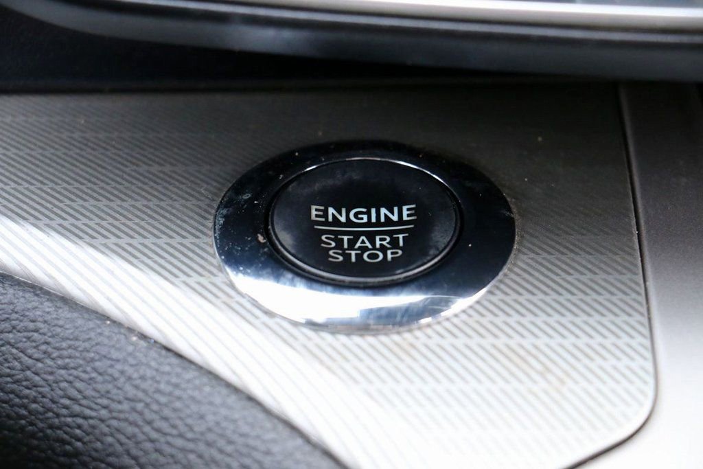 Certified 2022 Ford Explorer XLT w/ Equipment Group 202A image 15