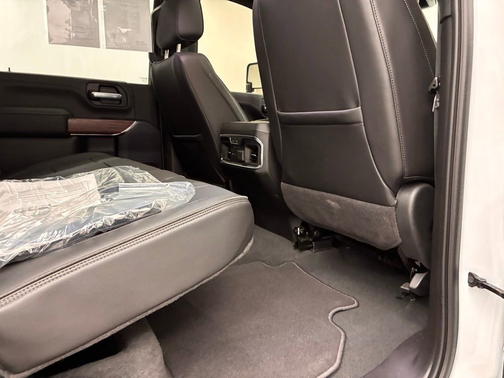 Used 2021 Chevrolet Silverado 3500 High Country image 29