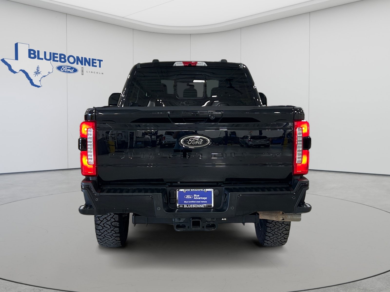 Certified 2023 Ford F250 Lariat w/ Black Appearance Package AWD/4WD image 6