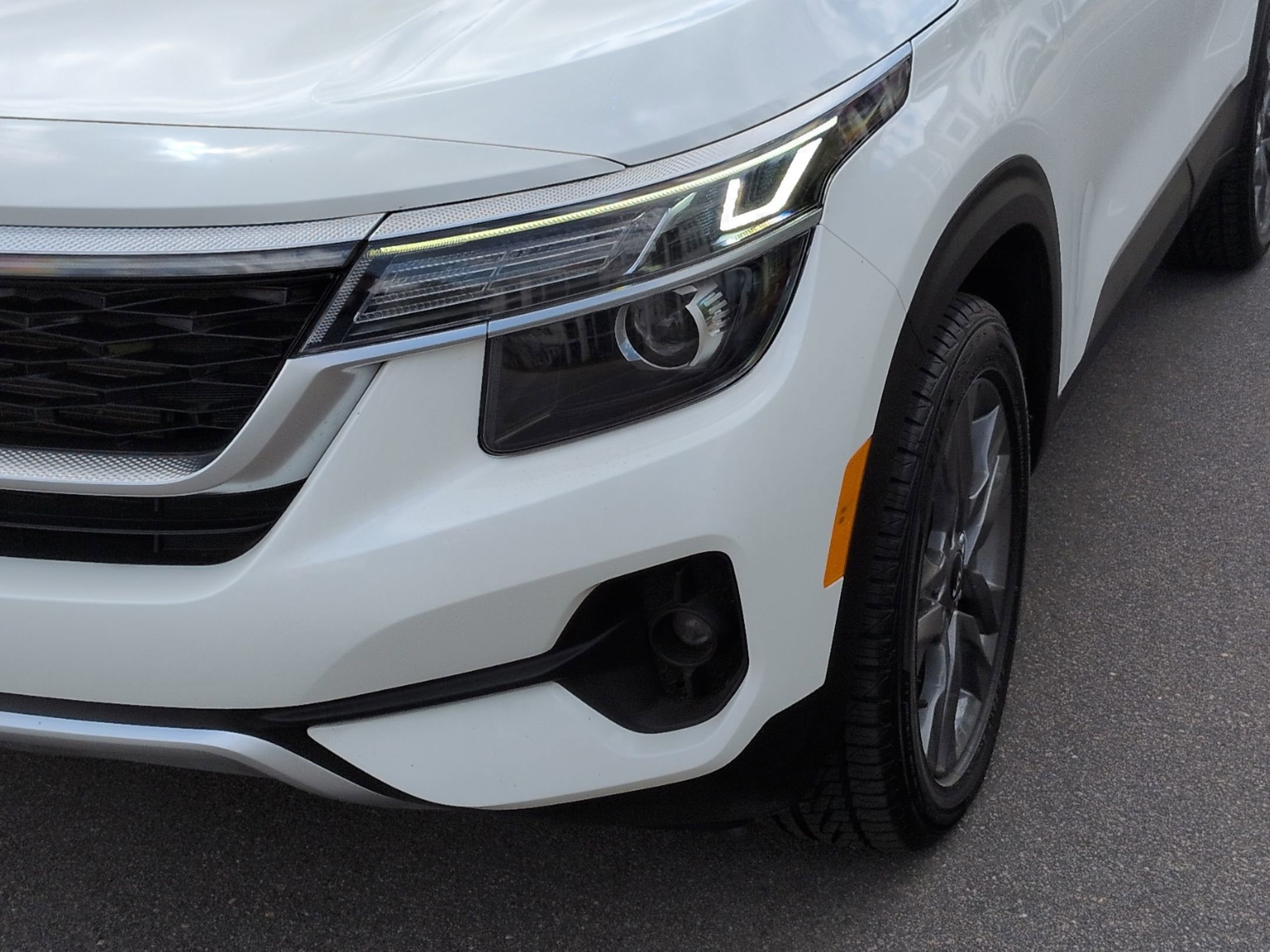 Used 2023 Kia Seltos S w/ Navigation Package image 10