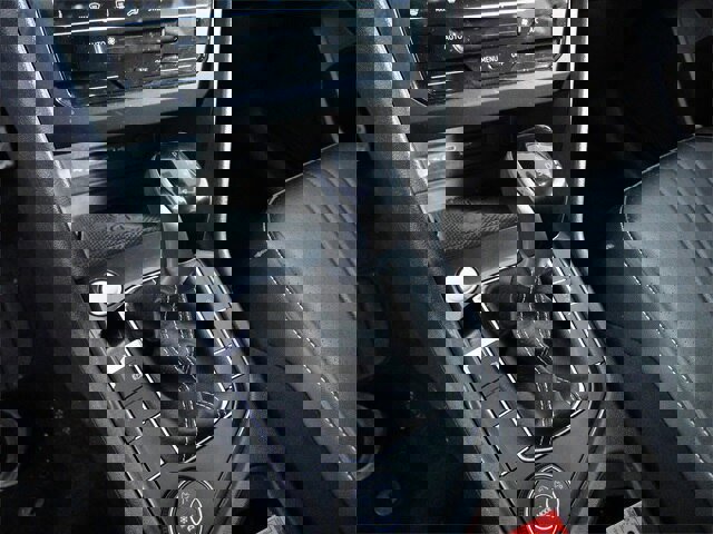 Used 2022 Volkswagen Tiguan SE image 20