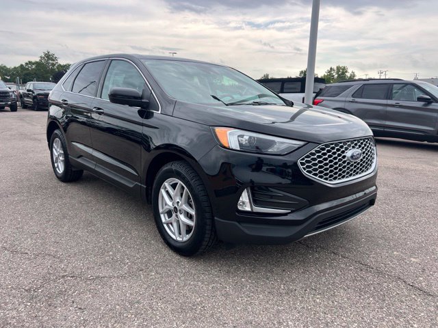 Certified 2024 Ford Edge SEL w/ Convenience Package AWD/4WD image 3