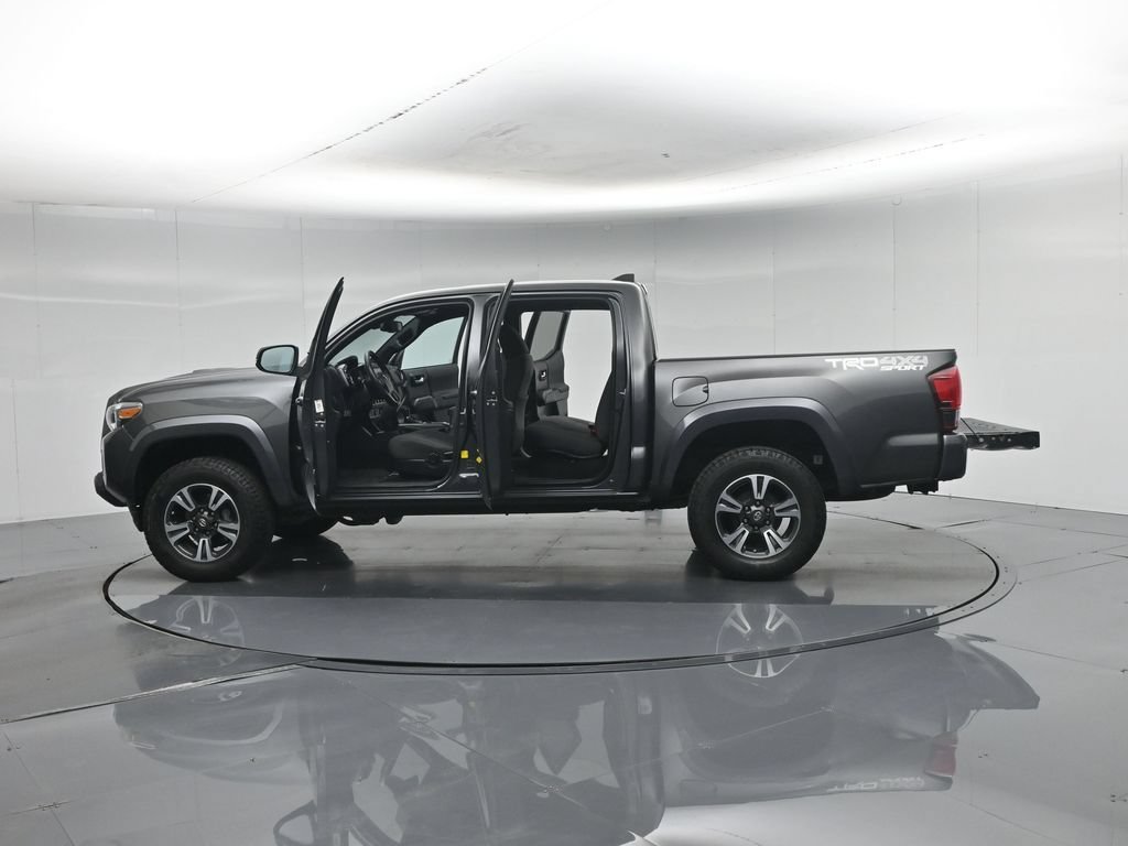 Used 2019 Toyota Tacoma TRD Sport AWD/4WD image 36