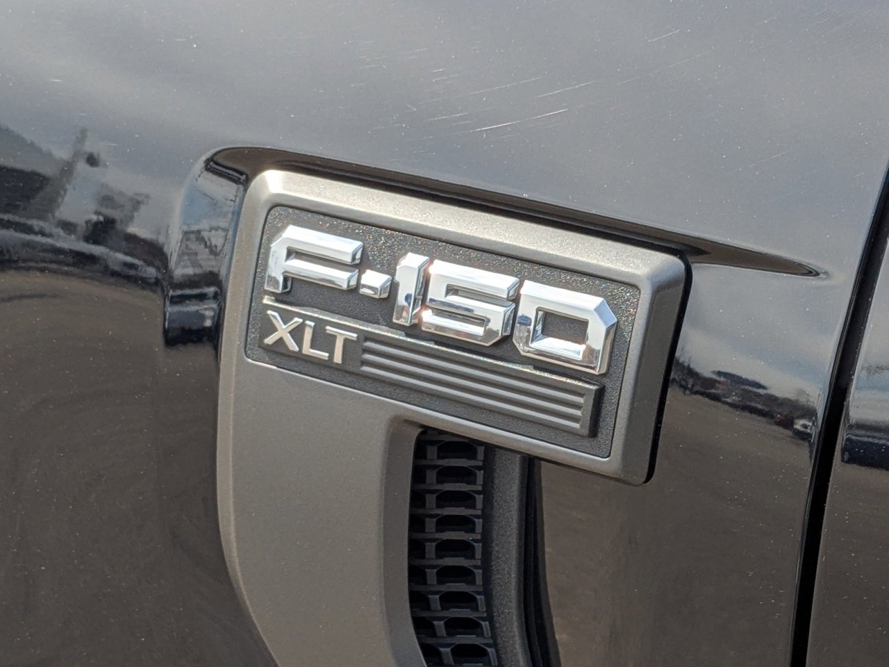 Certified 2022 Ford F150 XLT w/ Equipment Group 302A High image 11