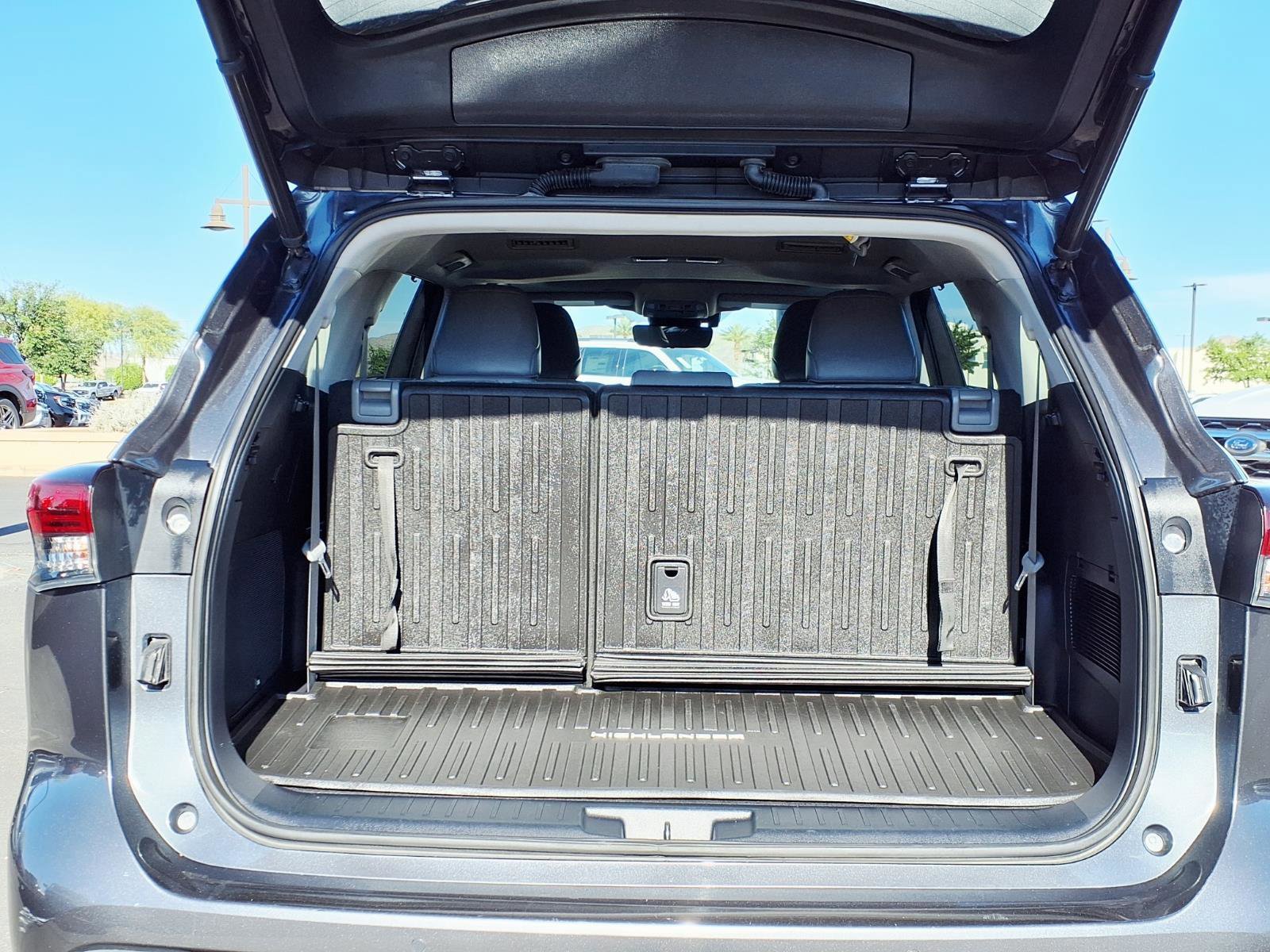 Used 2021 Toyota Highlander Limited image 17