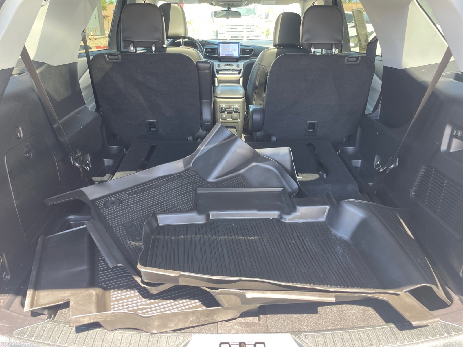 Certified 2022 Ford Explorer XLT w/ Equipment Group 202A image 28