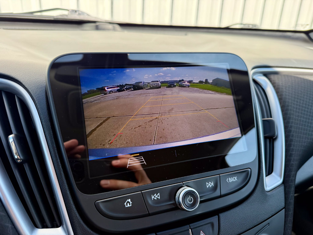 Used 2020 Chevrolet Malibu LS FWD image 26