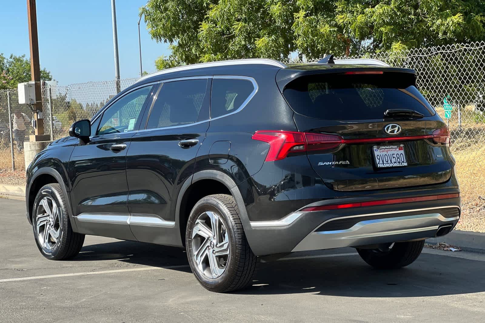Used 2023 Hyundai Santa Fe SEL w/ Premium Package AWD/4WD image 6