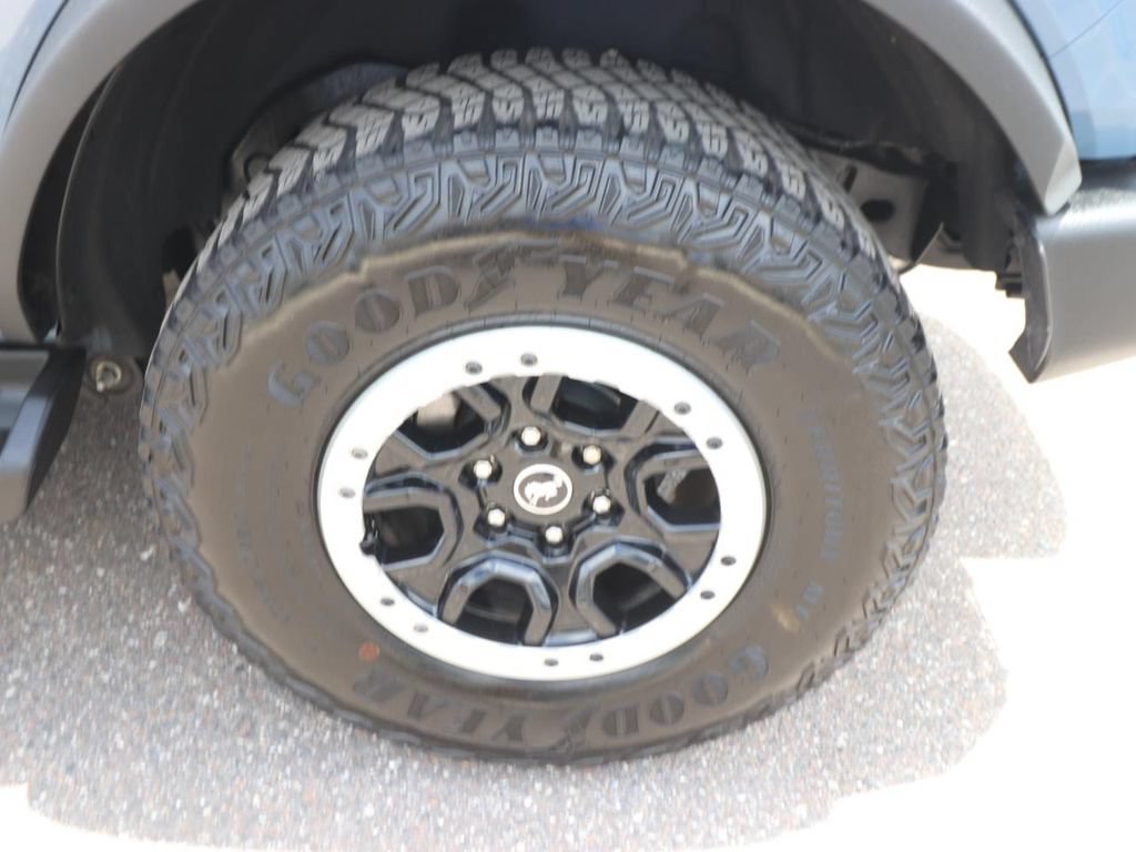 Certified 2025 Ford Bronco Outer Banks w/ Sasquatch Package AWD/4WD image 16