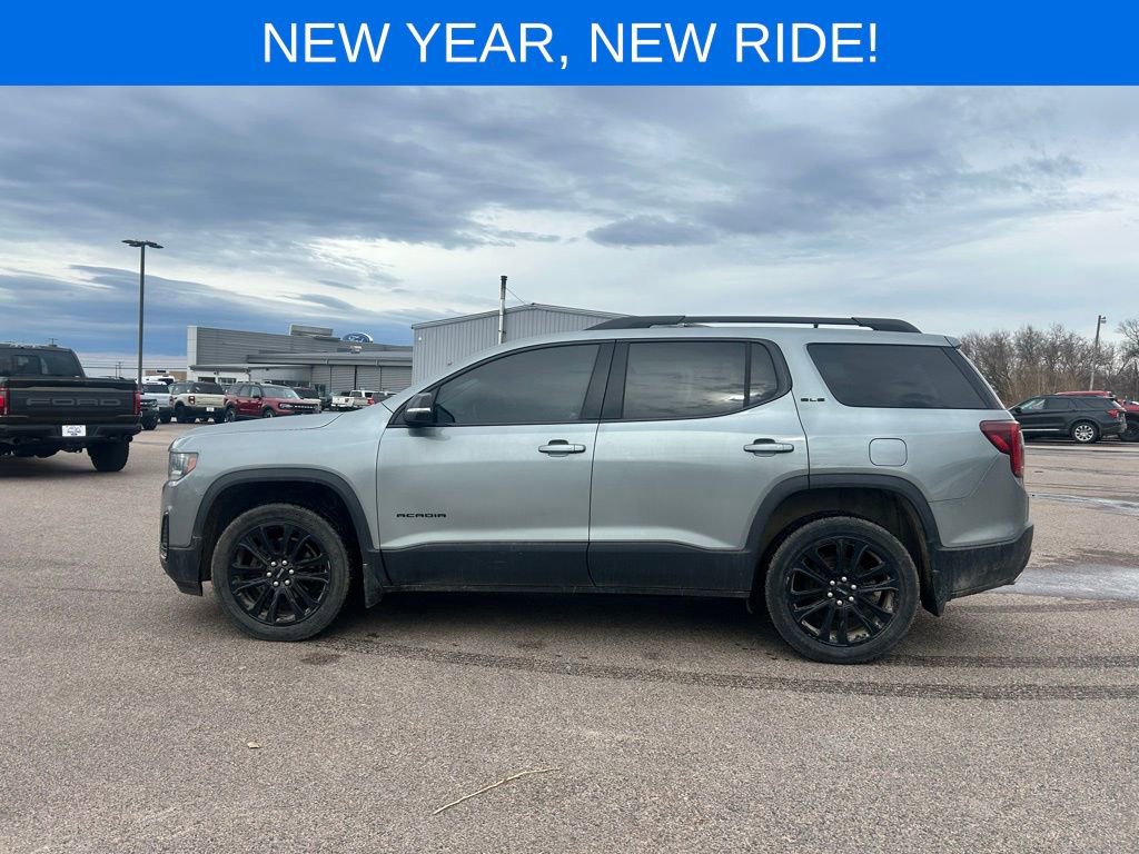 Used 2023 GMC Acadia SLE w/ Driver Convenience Package image 3