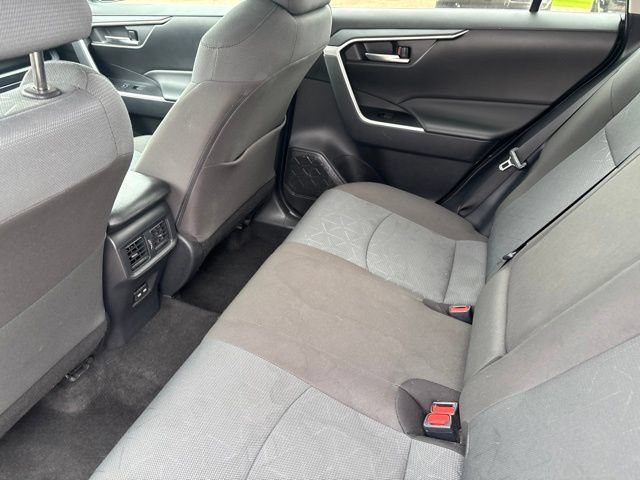 Used 2025 Toyota RAV4 XLE FWD image 15