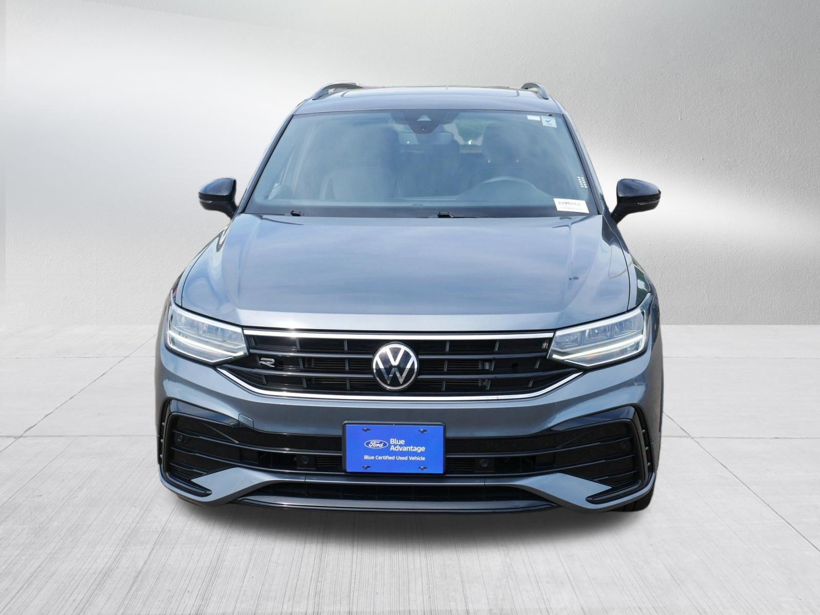 Used 2023 Volkswagen Tiguan SE R-Line AWD/4WD image 2