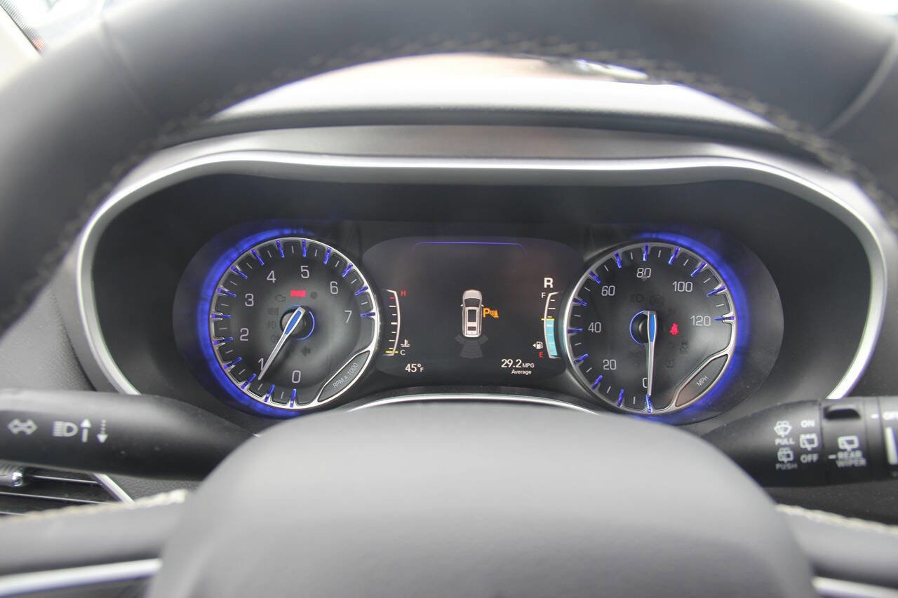 Used 2024 Chrysler Pacifica Touring-L FWD image 40