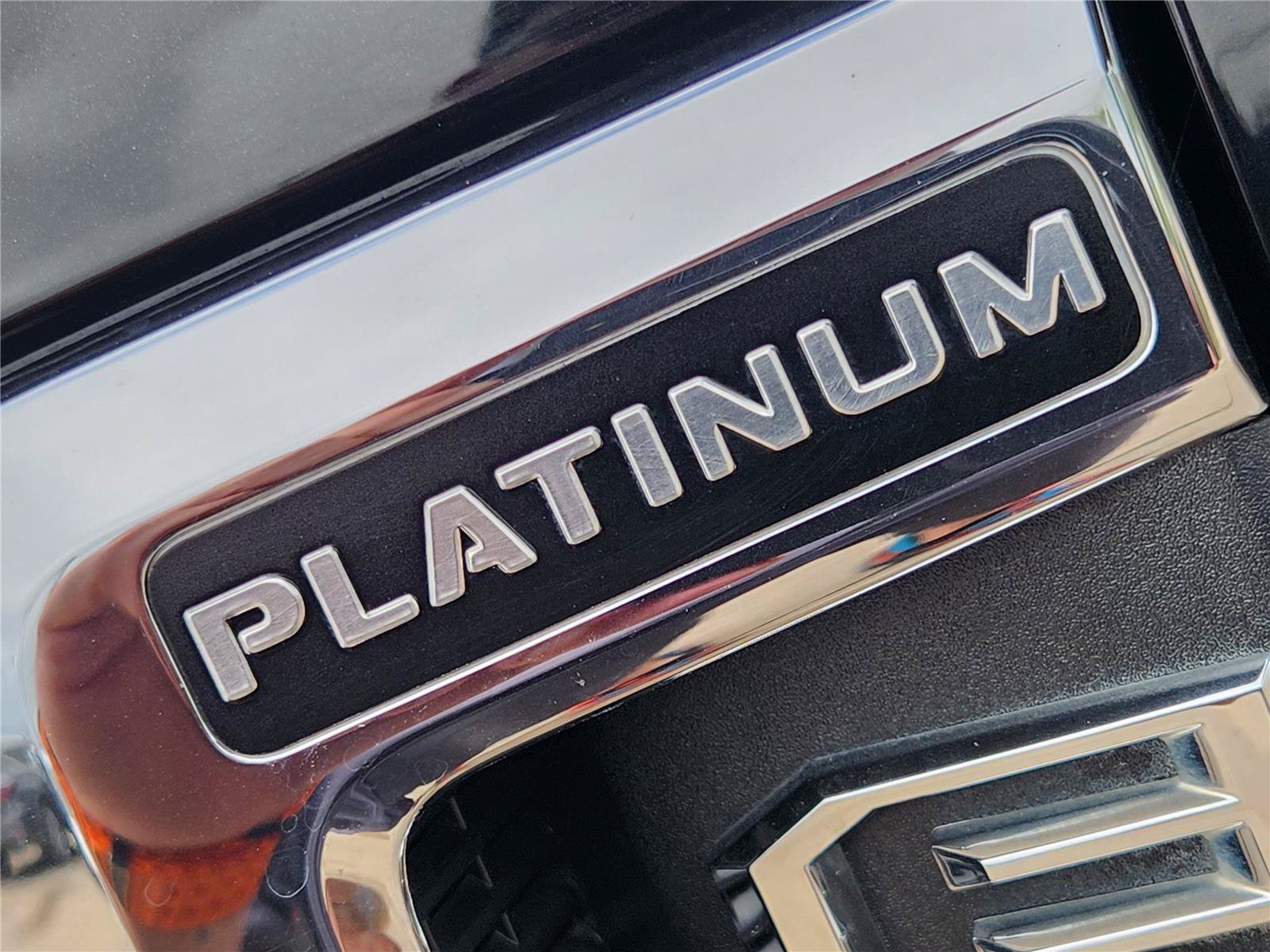 Certified 2019 Ford F250 Platinum w/ Platinum Ultimate Package AWD/4WD image 14