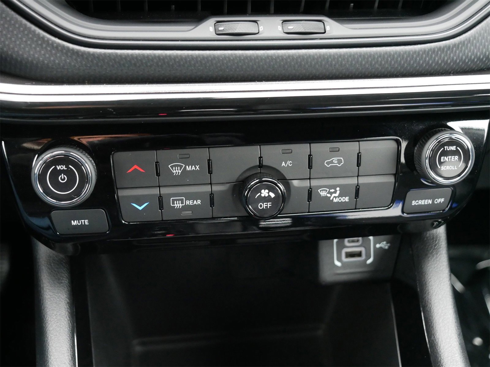 Used 2025 Jeep Compass Latitude w/ Altitude Special Edition image 22