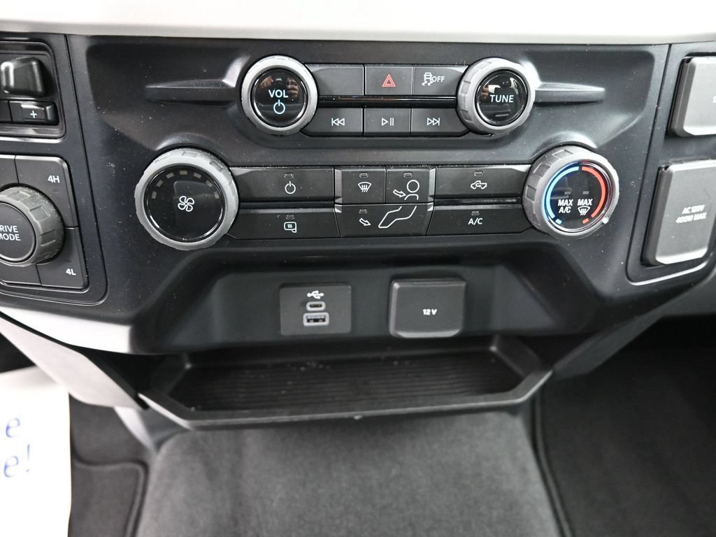 Certified 2025 Ford F350 XLT AWD/4WD image 13