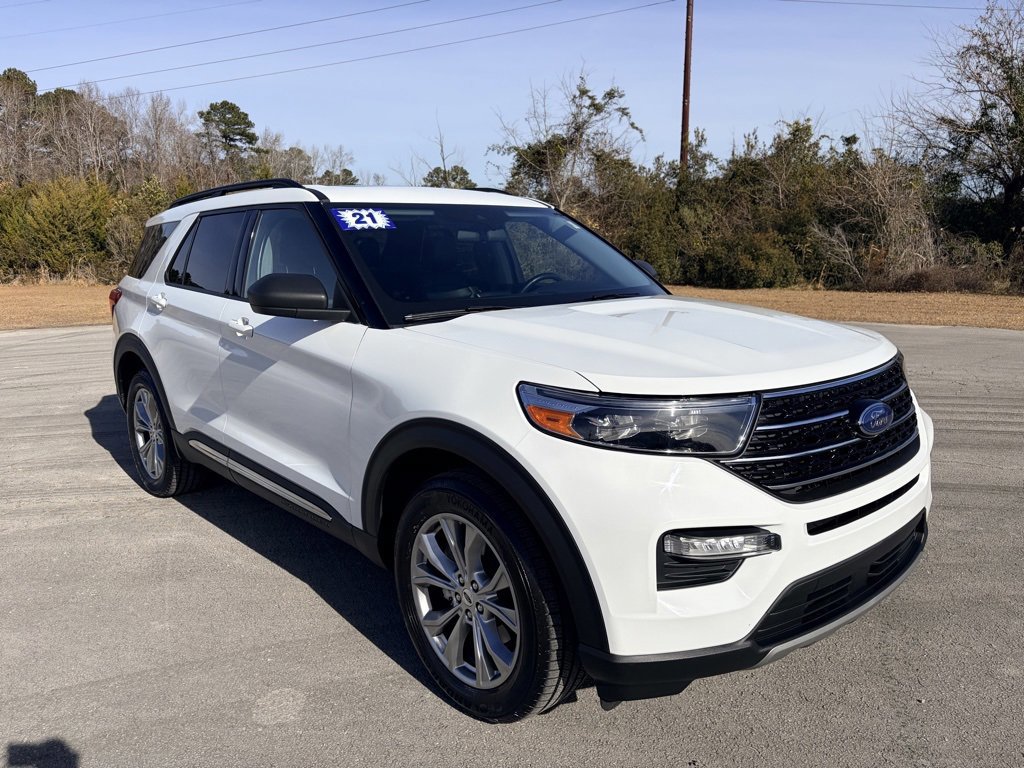 Certified 2021 Ford Explorer XLT w/ Equipment Group 202A image 5