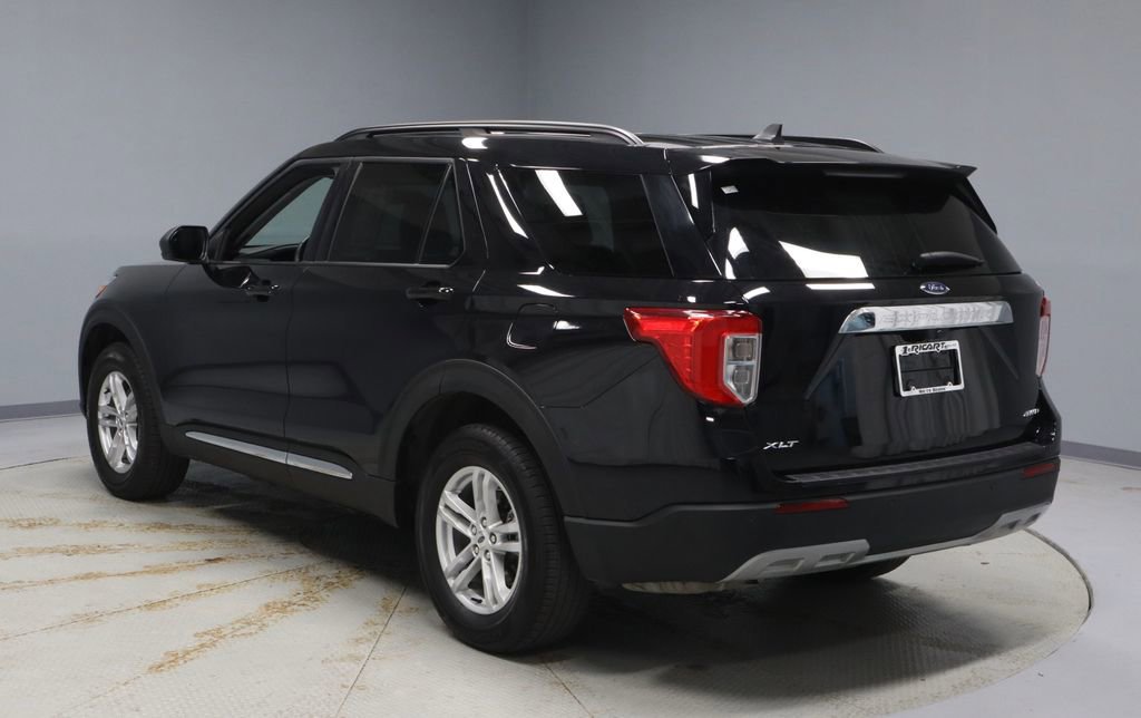 Certified 2022 Ford Explorer XLT w/ Equipment Group 202A image 3
