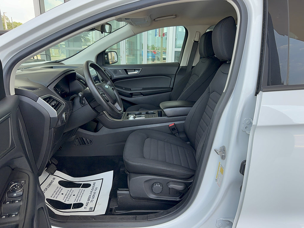 Certified 2022 Ford Edge SE w/ Black Appearance Package AWD/4WD image 12