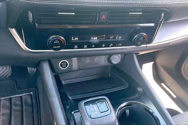 Used 2023 Nissan Rogue SV FWD image 32