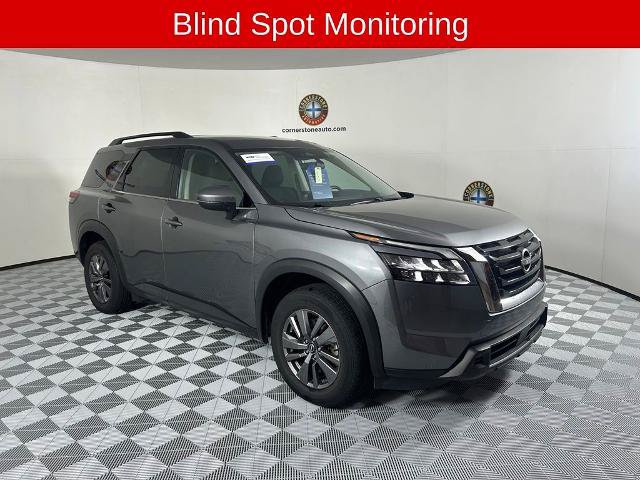 Used 2025 Nissan Pathfinder SV AWD/4WD image 15