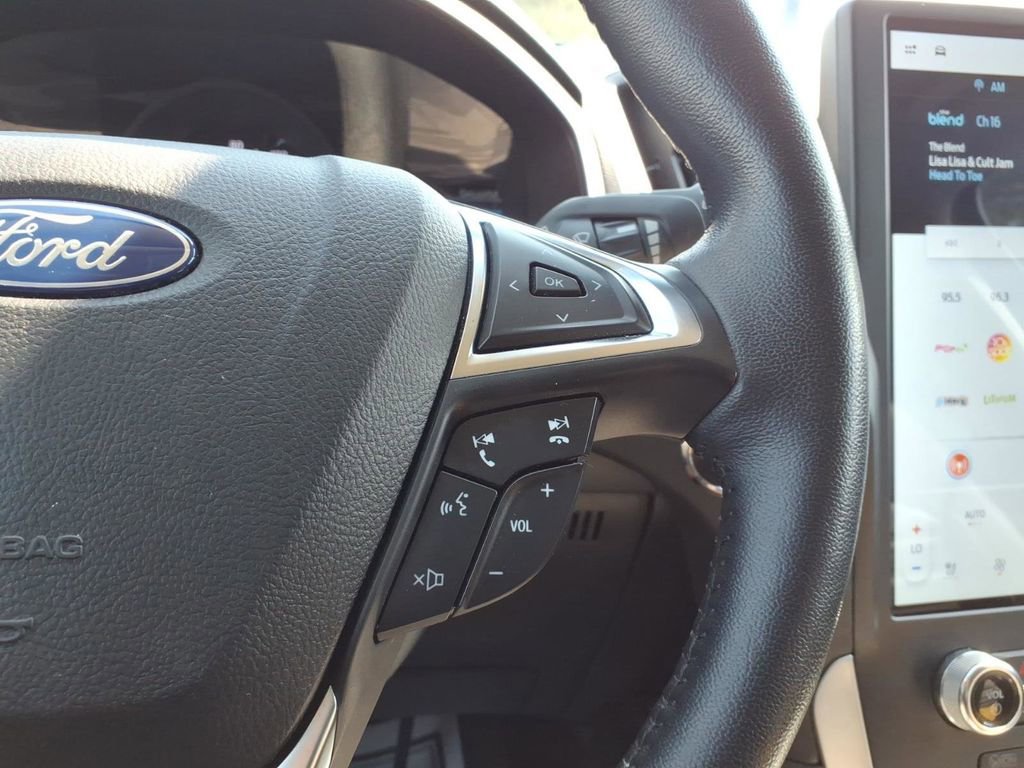 Certified 2023 Ford Edge SEL w/ Convenience Package AWD/4WD image 17