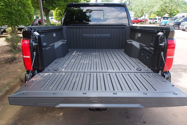 Used 2025 Toyota Tacoma TRD Sport image 9