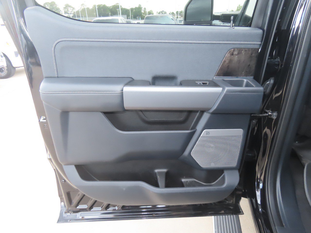 Certified 2025 Ford F350 Lariat AWD/4WD image 17