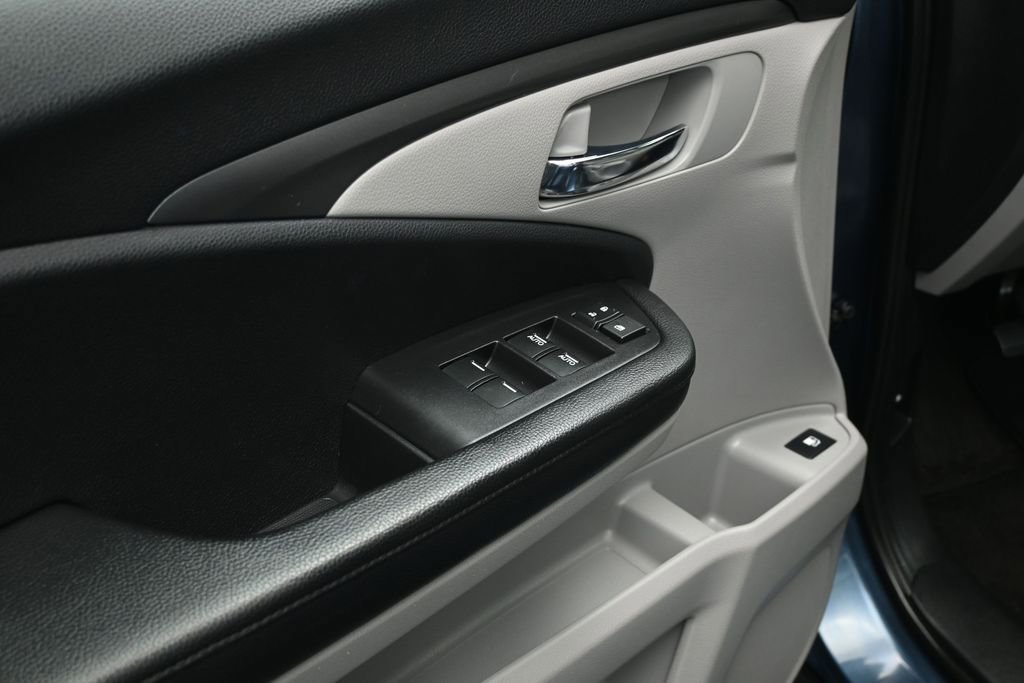 Used 2019 Honda Pilot LX image 9