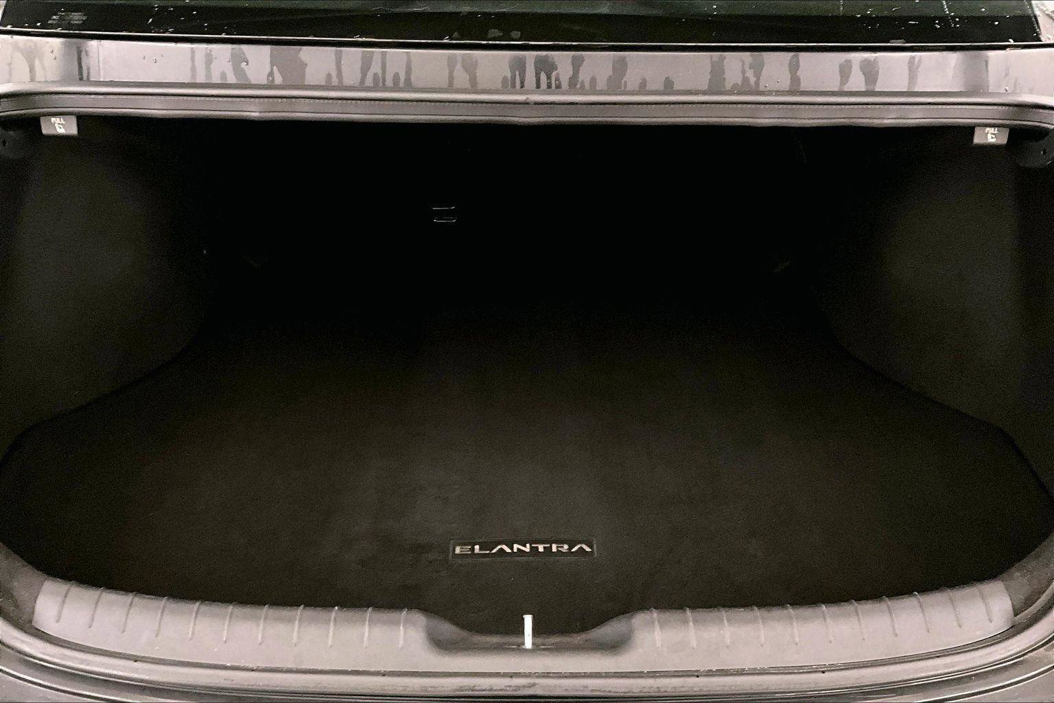 Used 2021 Hyundai Elantra SEL w/ Convenience + Premium Package image 33