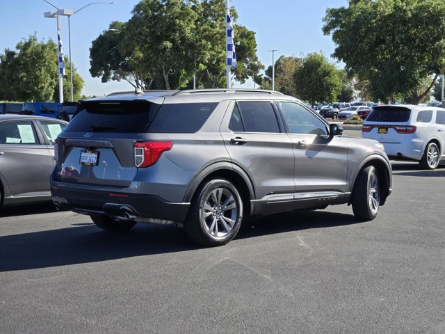 Certified 2024 Ford Explorer XLT w/ Equipment Group 202A RWD image 4