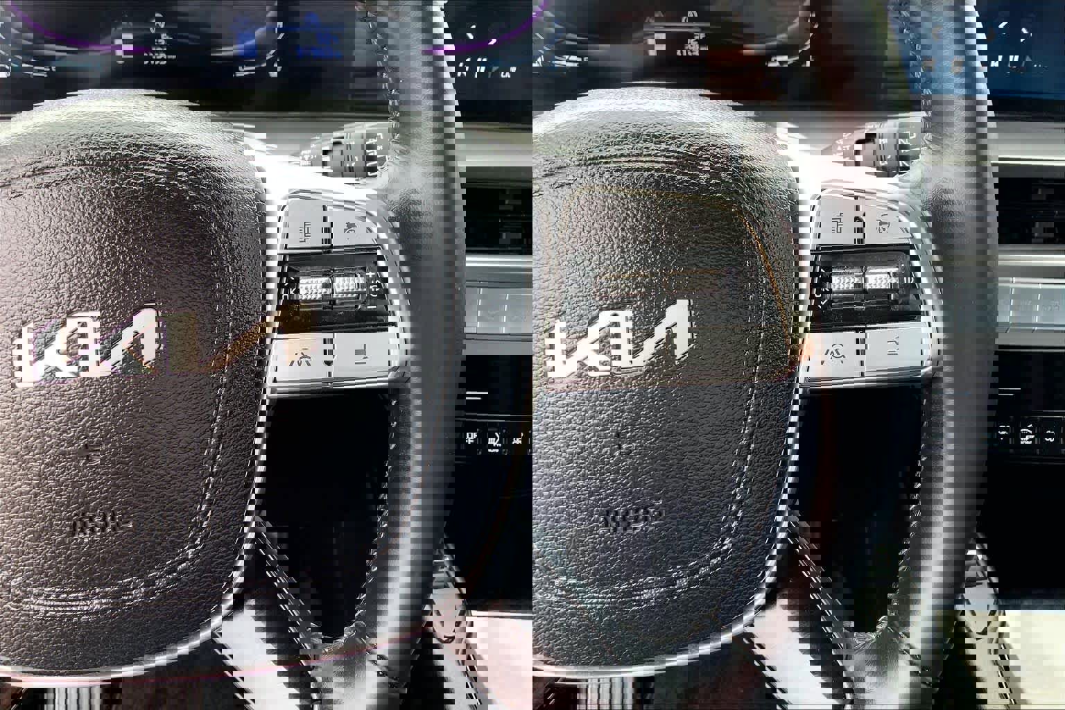 Used 2024 Kia Telluride S image 25