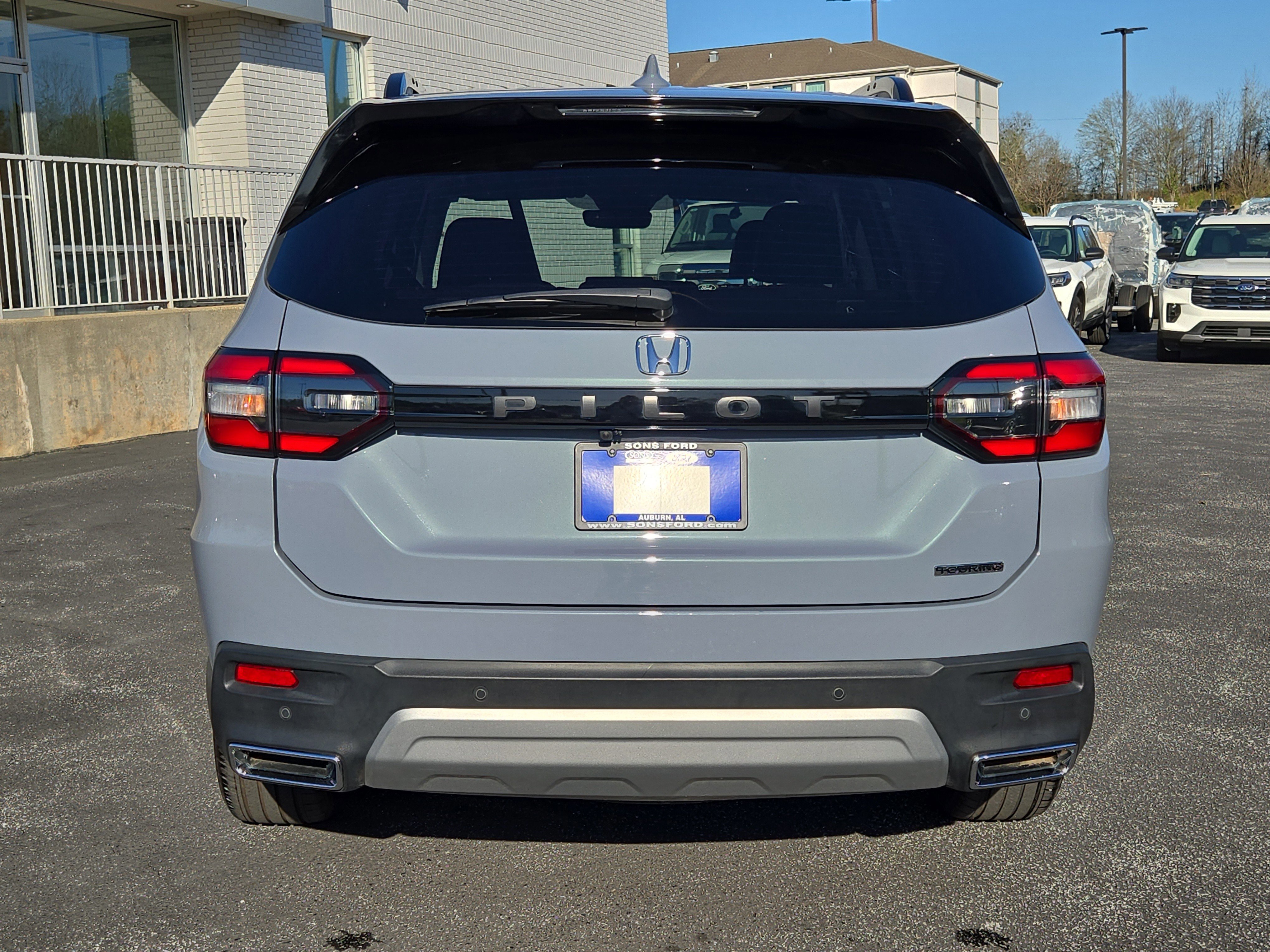 Used 2024 Honda Pilot Touring image 5