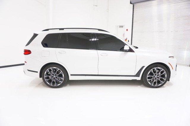 Used 2024 BMW X7 xDrive40i w/ Executive Package AWD/4WD image 4