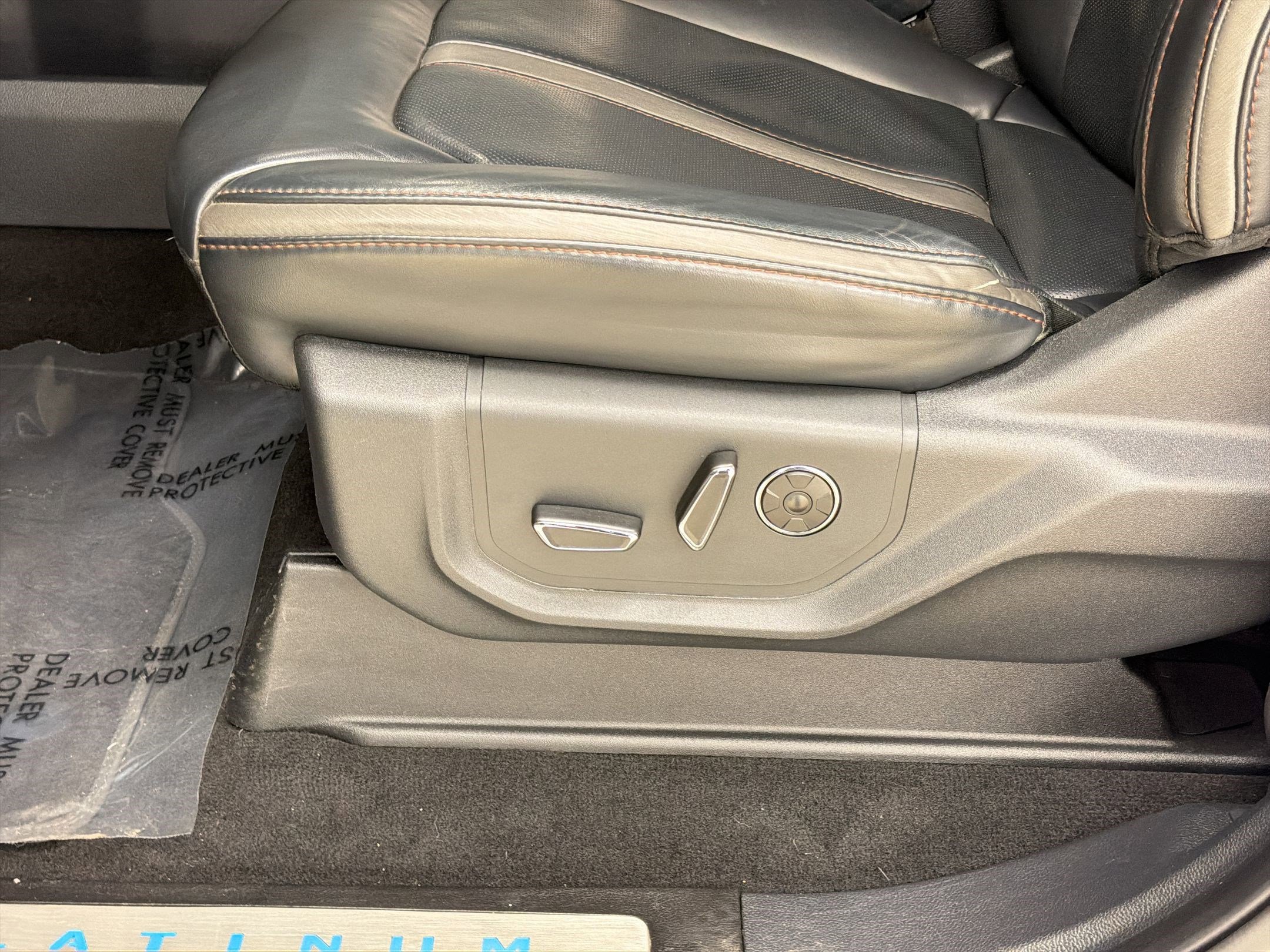 Certified 2022 Ford F250 Platinum w/ FX4 Off-Road Package image 12