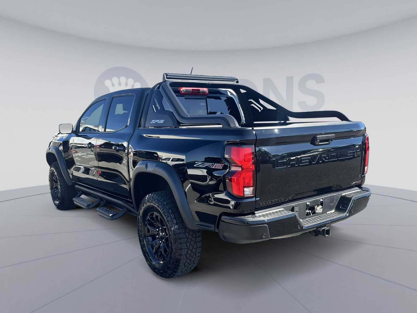 Used 2025 Chevrolet Colorado ZR2 w/ Midnight Edition AWD/4WD image 8