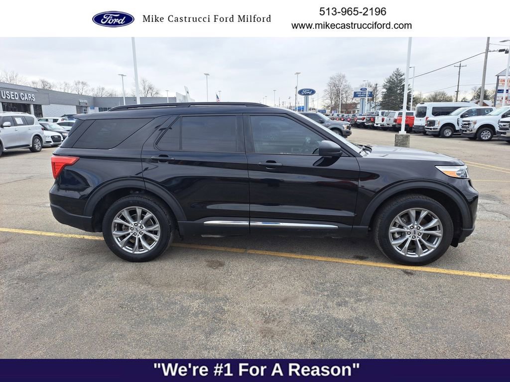 Certified 2021 Ford Explorer XLT w/ Equipment Group 202A image 2