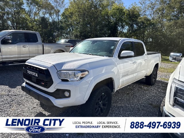 Used 2021 Toyota Tacoma SR5 AWD/4WD image 4