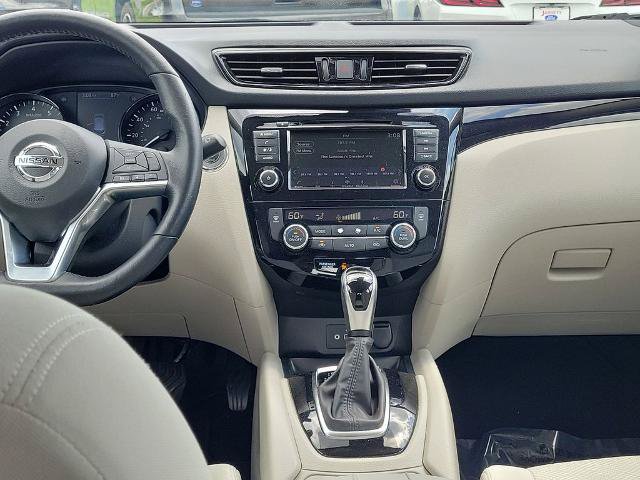 Used 2022 Nissan Rogue Sport SV AWD/4WD image 16