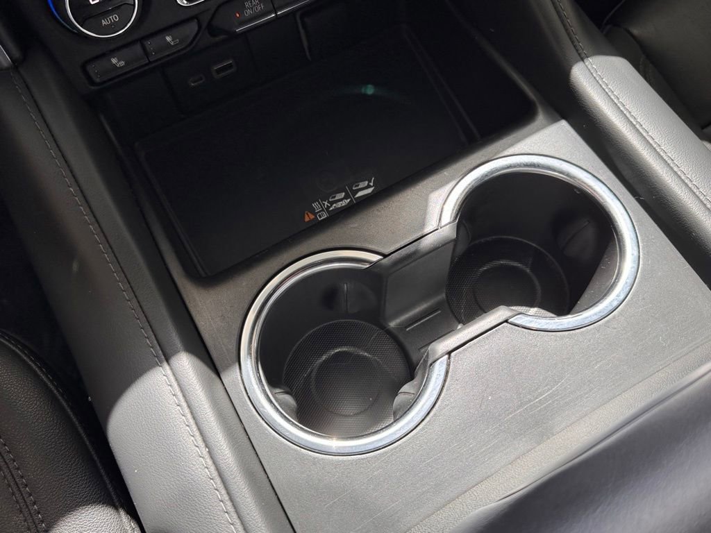 Used 2022 Chevrolet Tahoe Z71 w/ Luxury Package image 25