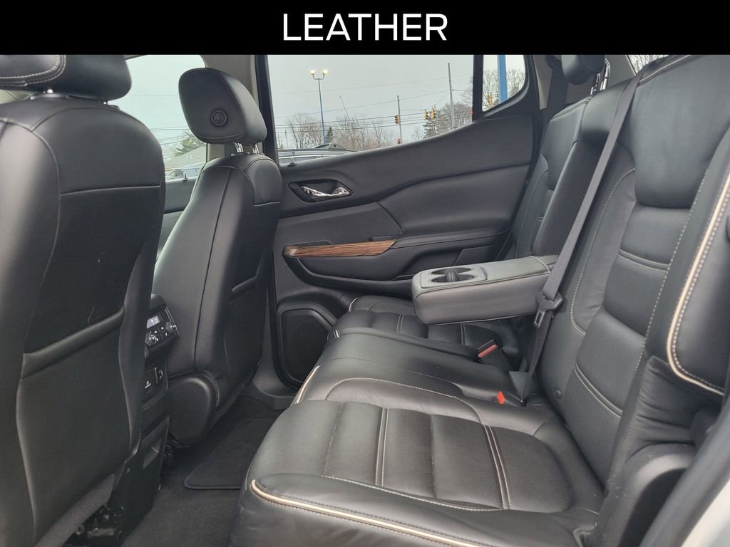 Used 2017 GMC Acadia Denali w/ Technology Package FWD image 11