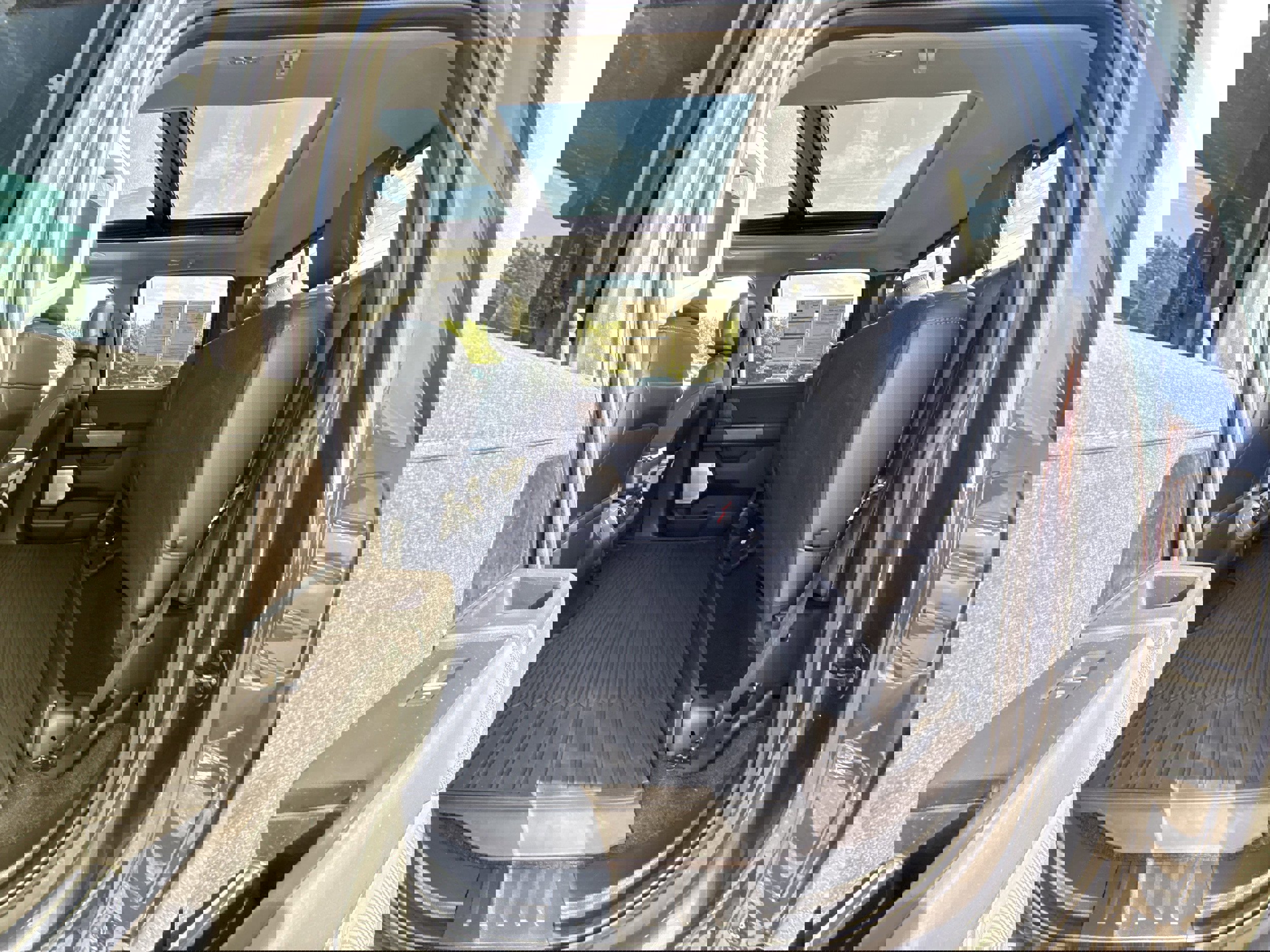 Certified 2022 Ford F150 Lariat w/ Equipment Group 502A High image 38