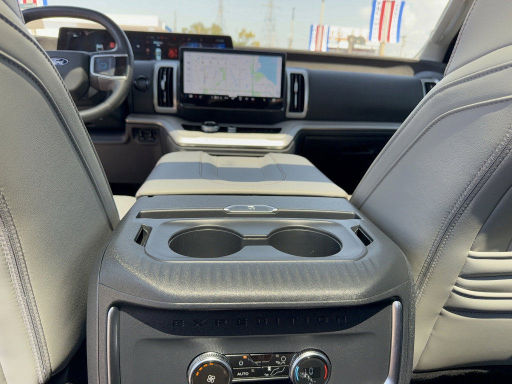 Certified 2025 Ford Expedition Active image 39